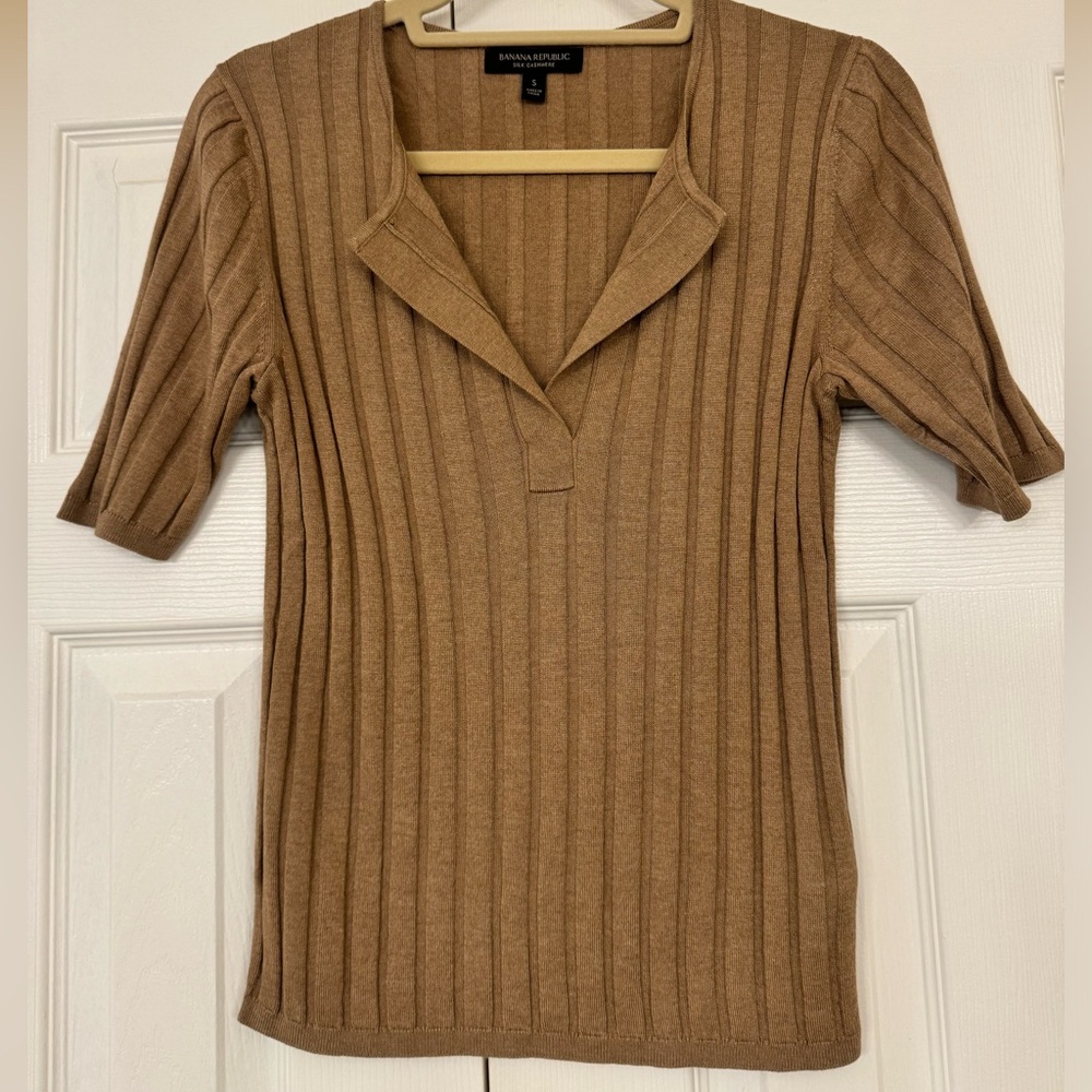 Banana Republic Brown Ribbed V-Neck Short Sleeve Blouse